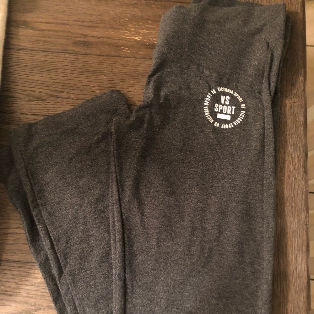 VICTORIA SPORT
Anytime Slim Boot Yoga Pant